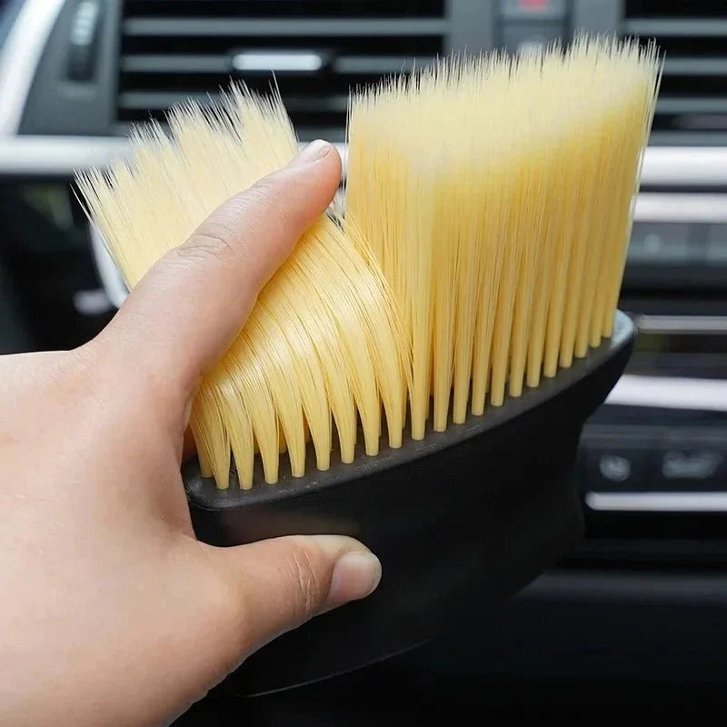 DustAway™ – Weiche Universal-Autobürste für Staub & Lüftungsschlitze